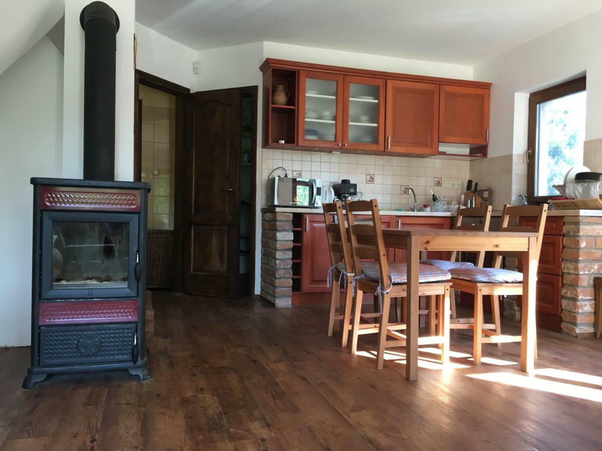 Kemences Haziko Apartment Сарвас Екстериор снимка